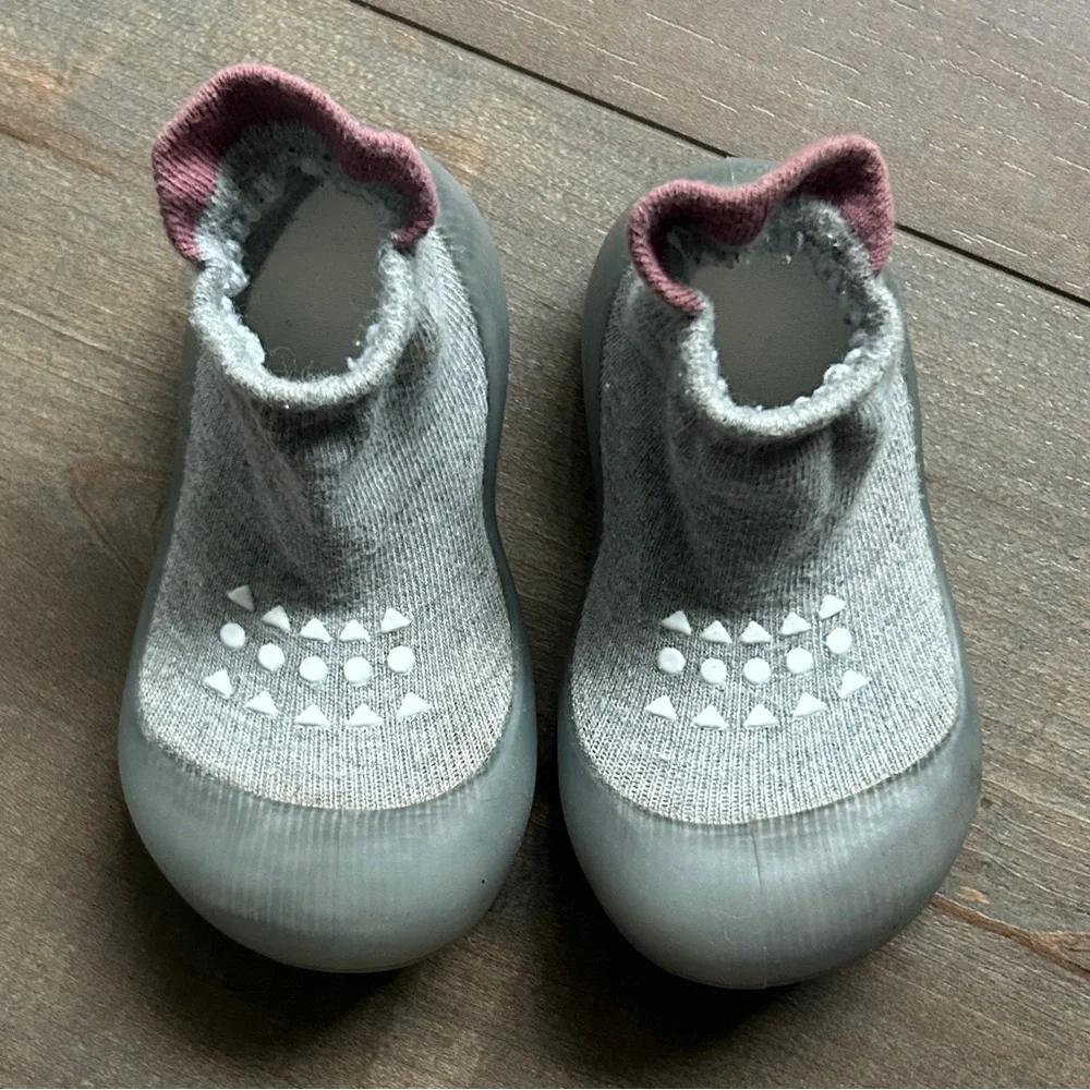 Baby & Walker Soft Sock Shoes in Light Gray with Pink Trim